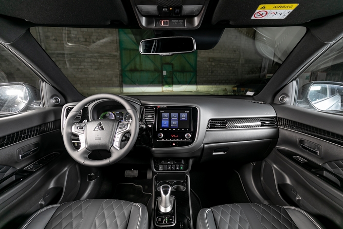 Mitsubishi Outlander VTC Levens - Vue interieur